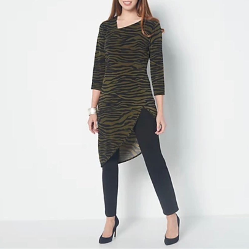 NWT Truth + Style,  3/4 sleeve, Asymmetric Tunic- small